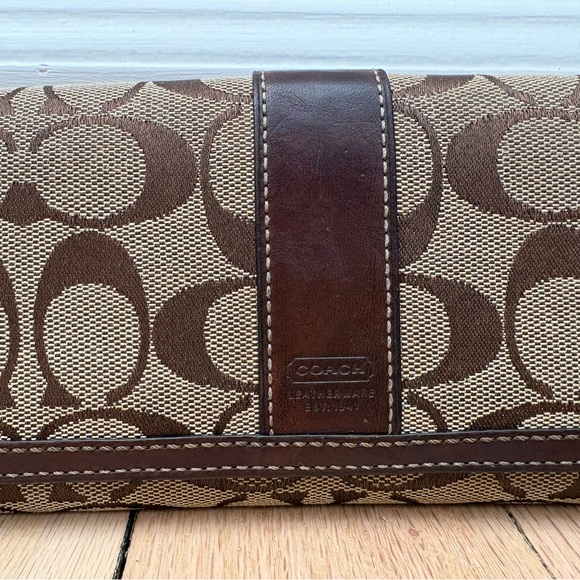 Coach Hampton Tan and Brown Signature C Wallet with Brown Leather Time - Picture 3 of 13